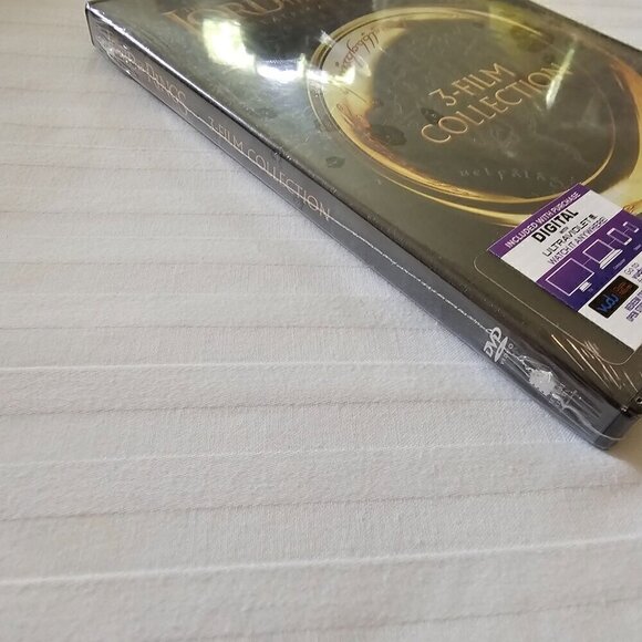 The Lord Of The Rings Theatrical Versions 3-Film Collection DVD - Picture 8 of 9